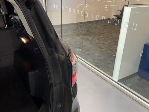 Used 2017 Ford Escape Titanium FWD image 15