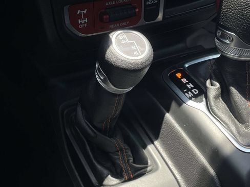 Used 2022 Jeep Gladiator Mojave w/ Cold Weather Group AWD/4WD image 41