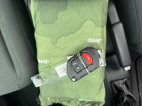 Certified 2021 Jeep Wrangler Unlimited Sahara image 44