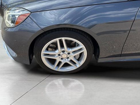 Used 2014 Mercedes-Benz E 550 4MATIC Sedan image 9