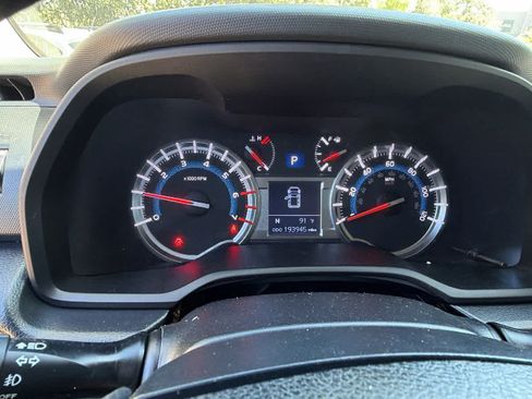 Used 2019 Toyota 4Runner SR5 AWD/4WD image 16