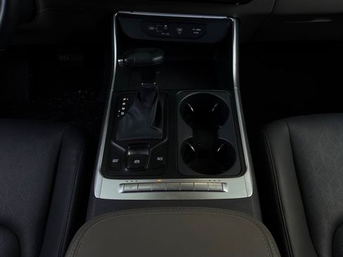Used 2026 Kia Carnival FWD image 15