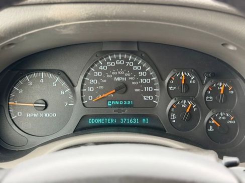 Used 2004 Chevrolet TrailBlazer LT w/ LT Preferred Equipment Group image 8