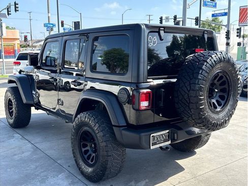 Used 2018 Jeep Wrangler Unlimited Sport S AWD/4WD image 5
