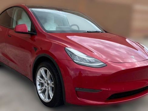 Used 2021 Tesla Model Y Long Range AWD/4WD image 1