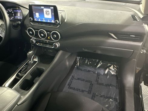 Used 2024 Nissan Sentra SV image 34