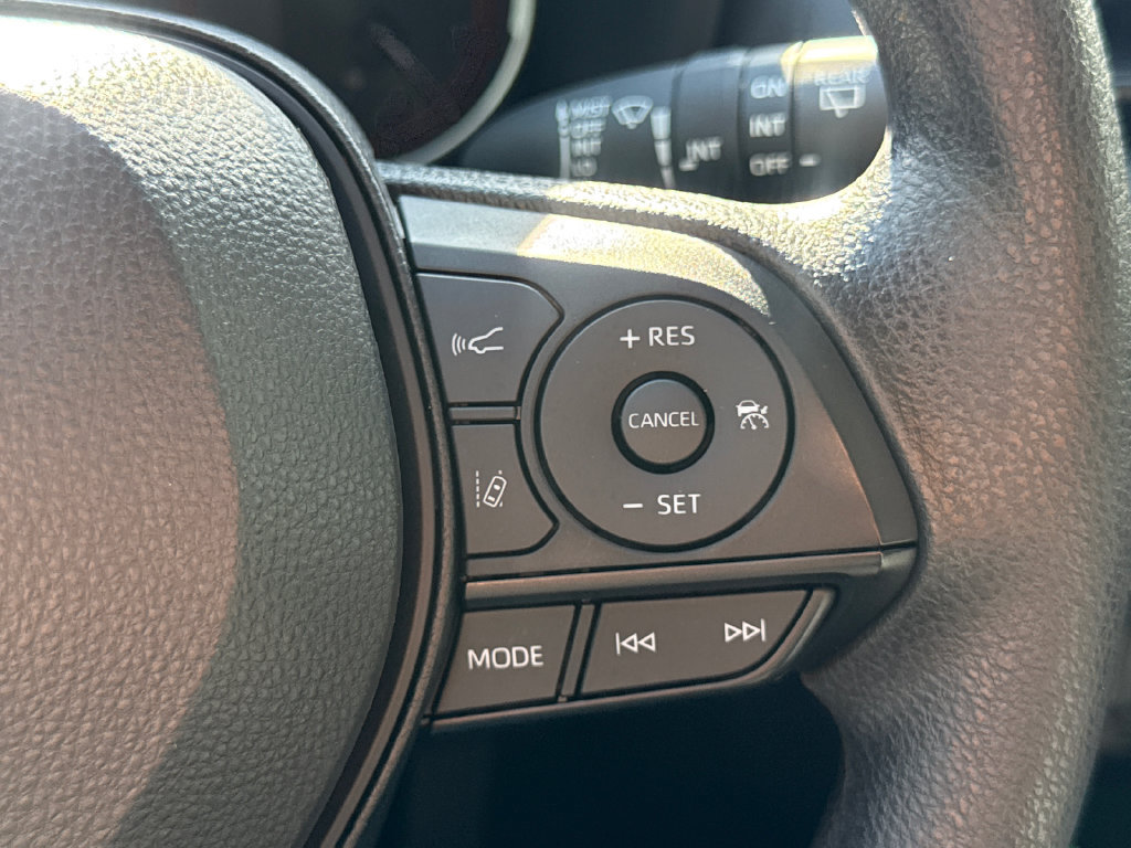 Used 2024 Toyota RAV4 XLE AWD/4WD image 29