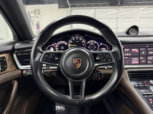 Used 2019 Porsche Panamera 4 image 13