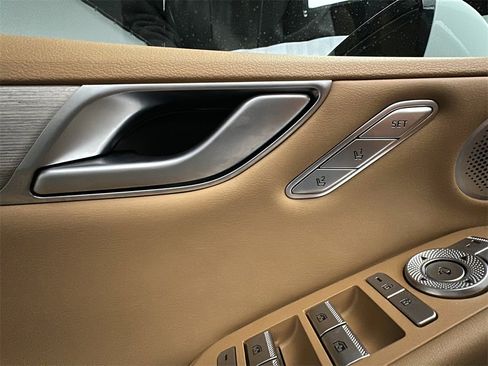 Certified 2025 Genesis G80 2.5T Advanced image 11