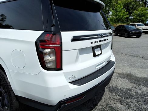 Certified 2023 Chevrolet Suburban RST w/ Luxury Package AWD/4WD image 14