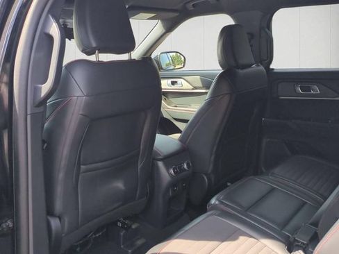 Used 2025 Ford Explorer ST-Line w/ ST-Line Street Pack AWD/4WD image 27