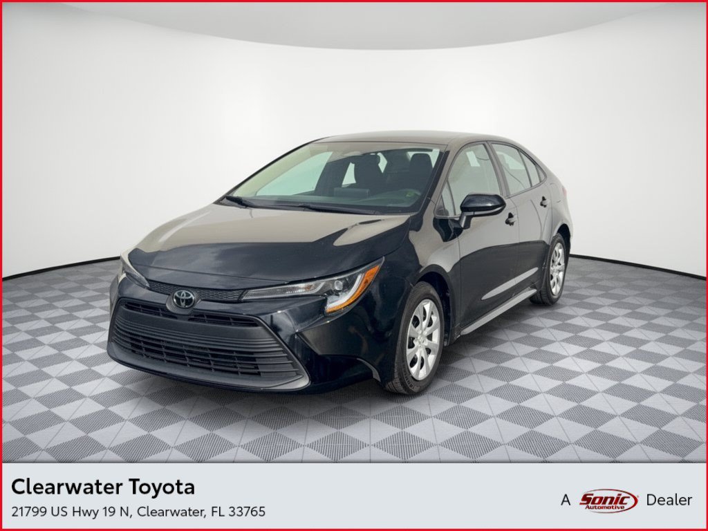 Used 2025 Toyota Corolla LE FWD image 1