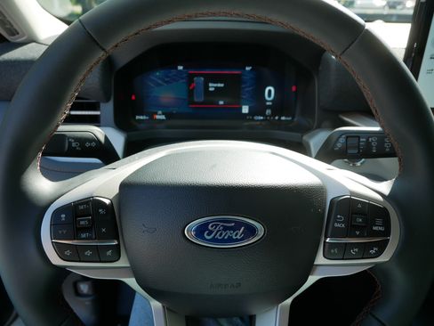 Used 2026 Ford Explorer Active AWD/4WD image 26
