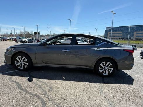 Certified 2025 Nissan Altima 2.5 S FWD image 5