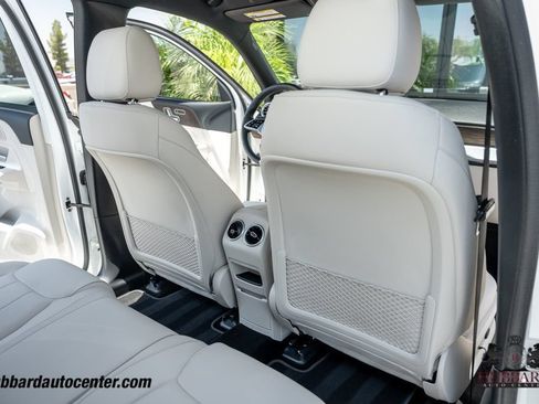 Used 2025 Mercedes-Benz EQB 250+ image 30