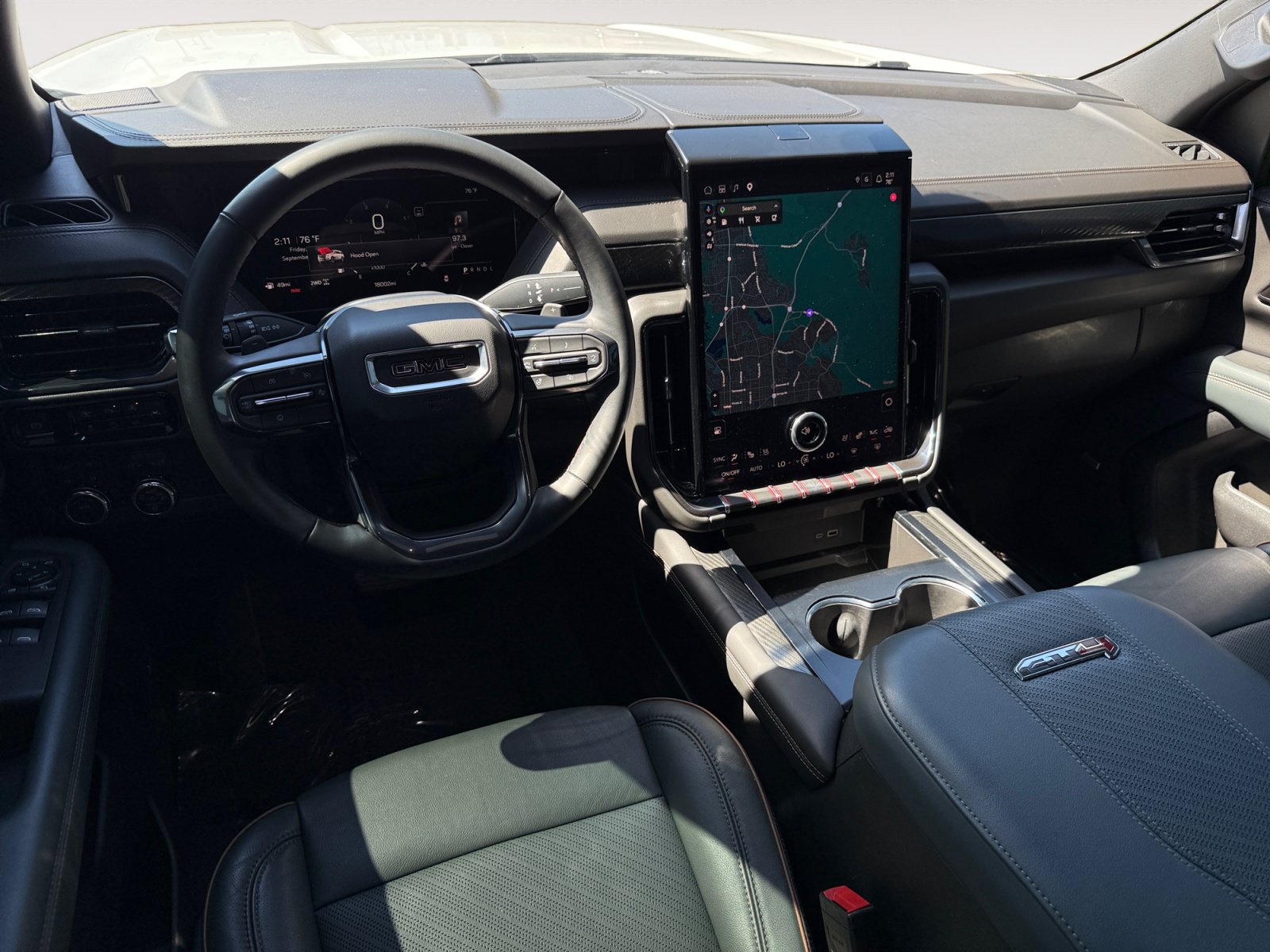 Used 2025 GMC Yukon AT4 AWD/4WD image 15