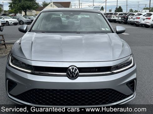Used 2026 Volkswagen Jetta SE FWD image 2