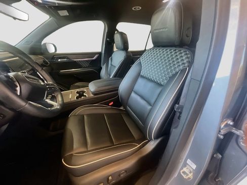 Used 2024 GMC Acadia Denali w/ Super Cruise Package FWD image 22