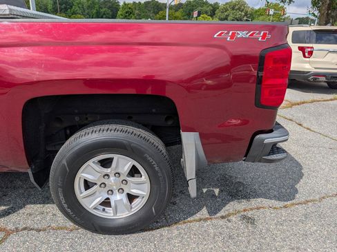 Used 2017 Chevrolet Silverado 1500 LT w/ All Star Edition AWD/4WD image 4