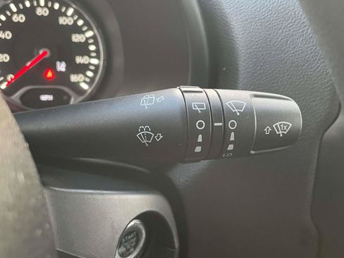 Used 2023 Jeep Renegade Latitude AWD/4WD image 24