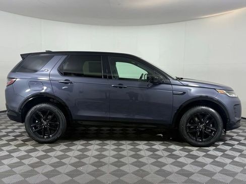 New 2025 Land Rover Discovery Sport Dynamic SE image 9