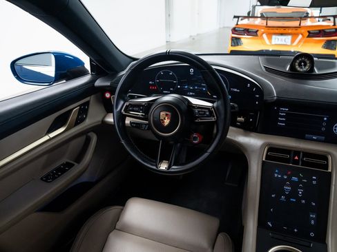 Used 2023 Porsche Taycan 4S image 10
