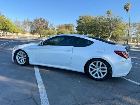 Used 2015 Hyundai Genesis 3.8 RWD image 12