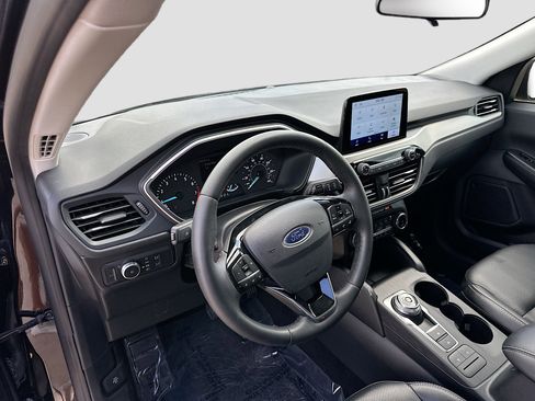 Certified 2022 Ford Escape SEL image 9