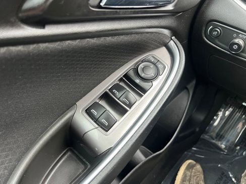 Used 2019 Chevrolet Malibu LT image 11