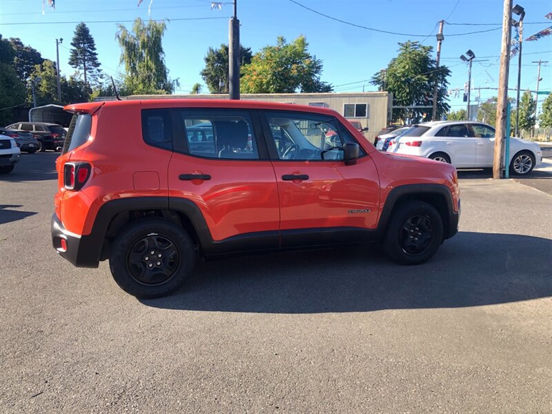 Used 2017 Jeep Renegade Sport w/ Power & Air Group FWD image 2