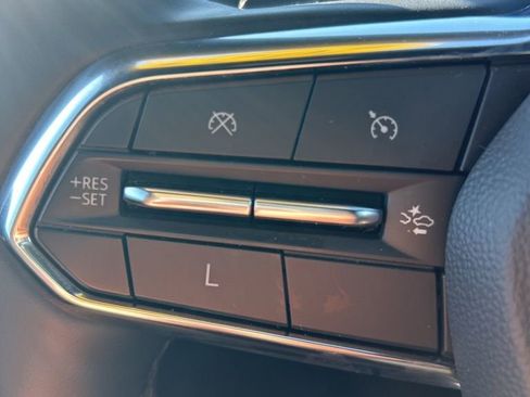 Used 2025 Chevrolet Equinox LT w/ Convenience Package II image 37