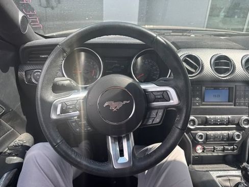 Used 2022 Ford Mustang Coupe RWD image 8