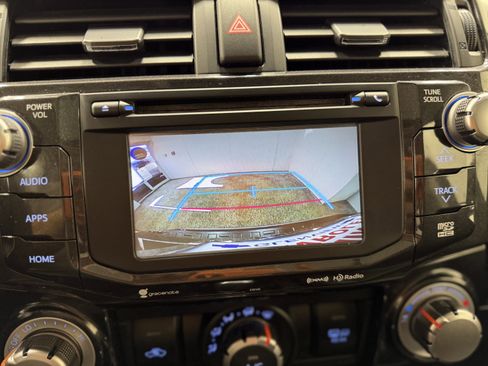Used 2018 Toyota 4Runner TRD Off-Road Premium AWD/4WD image 19