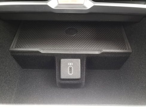 New 2026 Land Rover Range Rover SE image 25