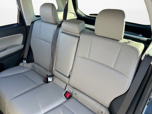 Used 2018 Subaru Forester 2.5i Limited image 12