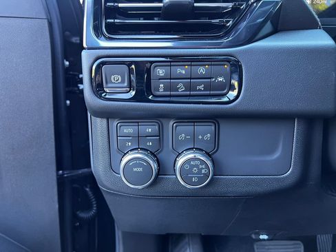 New 2026 GMC Yukon AT4 w/ AT4 Premium Package AWD/4WD image 22
