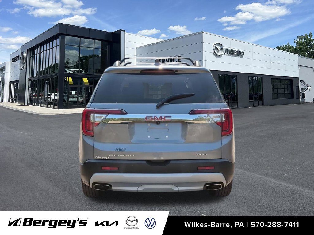 Used 2021 GMC Acadia SLT w/ LPO, Floor Liner Package AWD/4WD image 10