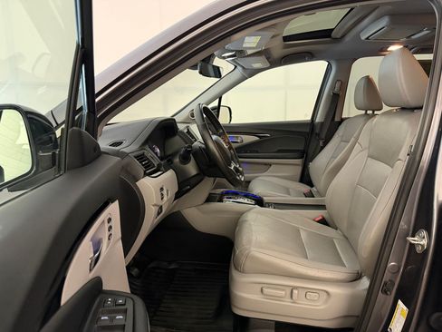 Used 2019 Honda Pilot Elite image 5
