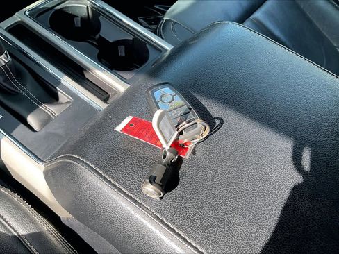 Used 2020 Ford F150 Lariat image 10