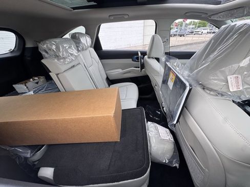 New 2025 Kia Sorento S w/ Panoramic Sunroof Package image 12