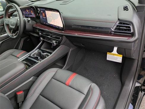 New 2026 Chevrolet Traverse RS w/ LPO, Floor Liner Package image 30