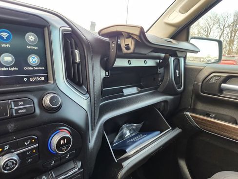 Used 2022 Chevrolet Silverado 1500 LT Trail Boss w/ Safety Package AWD/4WD image 13