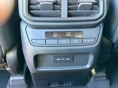 Used 2024 Honda Pilot EX-L image 25