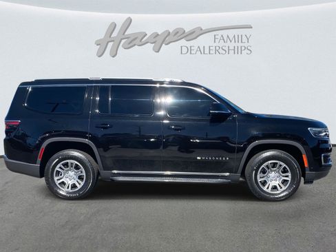 Used 2022 Jeep Wagoneer Series I image 2