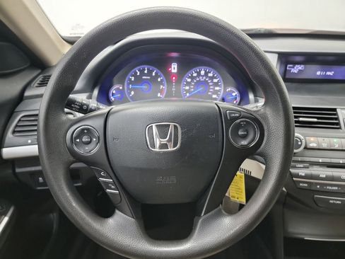 Used 2014 Honda Crosstour EX image 17