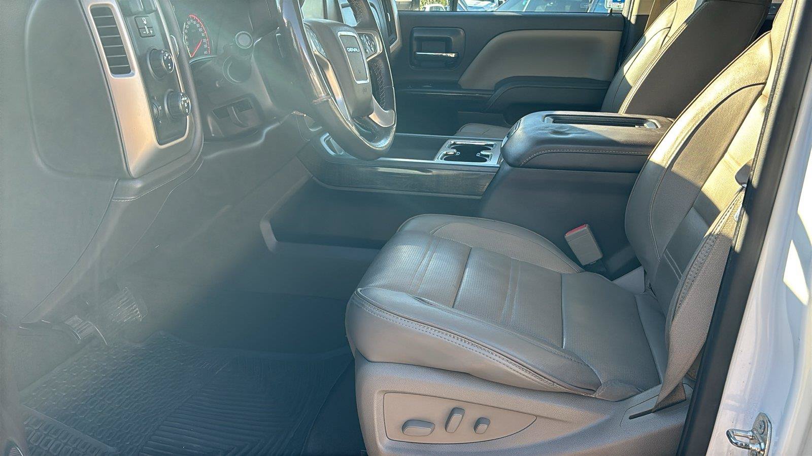 Used 2016 GMC Sierra 2500 Denali w/ Duramax Plus Package AWD/4WD image 15