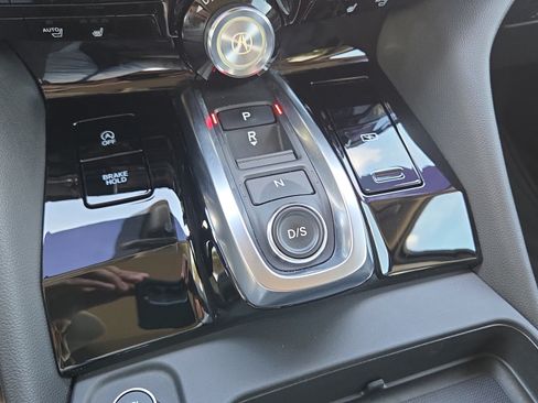Used 2025 Acura MDX SH-AWD image 38