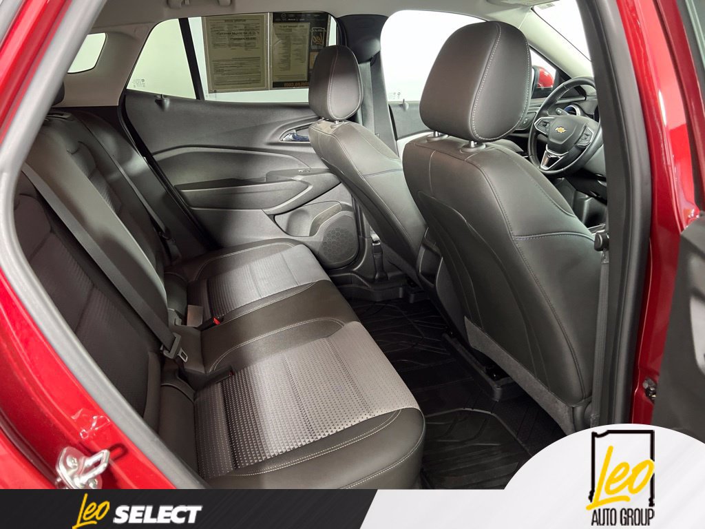 Used 2025 Chevrolet Trax LT w/ Driver Confidence Package FWD image 14