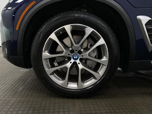 Certified 2024 BMW X5 xDrive50e w/ Executive Package AWD/4WD image 15