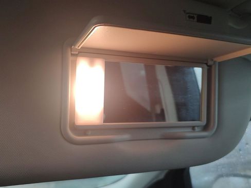 Used 2018 Ford Escape Titanium FWD image 8